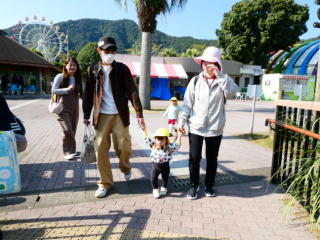 �e�q����