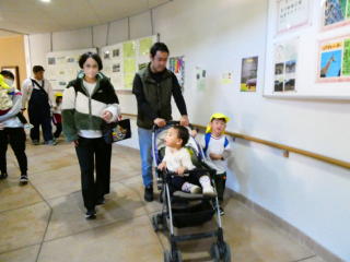 �e�q����